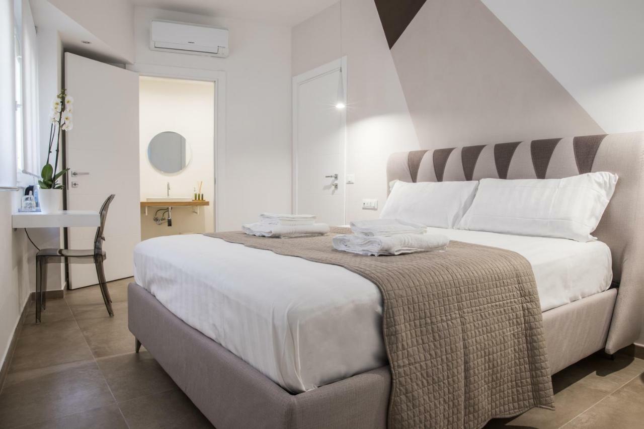 Suitesgaribaldi Cagliari Buitenkant foto